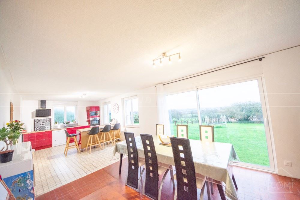 MAISON T7 - PIECE DE VIE DOUBLE AVEC CUISINE US - 5/6 CHAMBRES - SUPERBE TERRAIN - VUE DEGAGEE - RARE - EXCELLENT DPE D