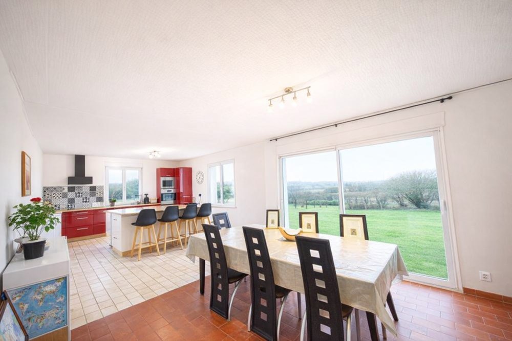 MAISON T7 - PIECE DE VIE DOUBLE AVEC CUISINE US - 5/6 CHAMBRES - SUPERBE TERRAIN - VUE DEGAGEE - RARE - EXCELLENT DPE D