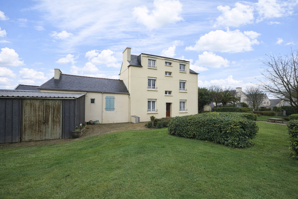 MAISON DE 160M² + MAISON DE 53M² - 10 PIECES - 8 CHAMBRES- GRAND TERRAIN - TRAVAUX A PREVOIR - PROCHE MER
