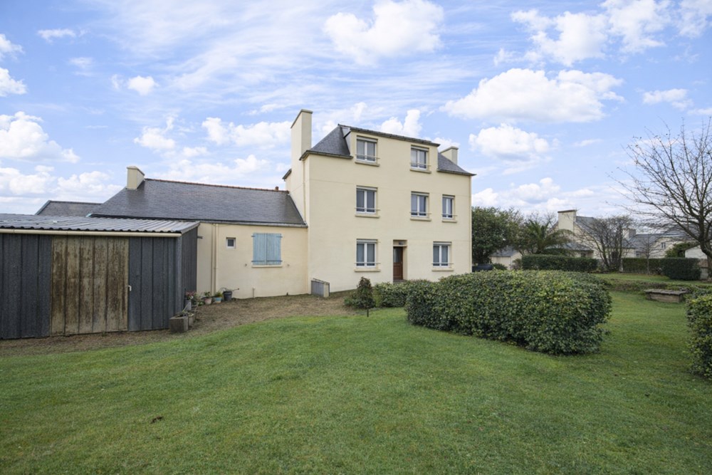 MAISON DE 160M² + MAISON DE 53M² - 10 PIECES - 8 CHAMBRES- GRAND TERRAIN - TRAVAUX A PREVOIR - PROCHE MER
