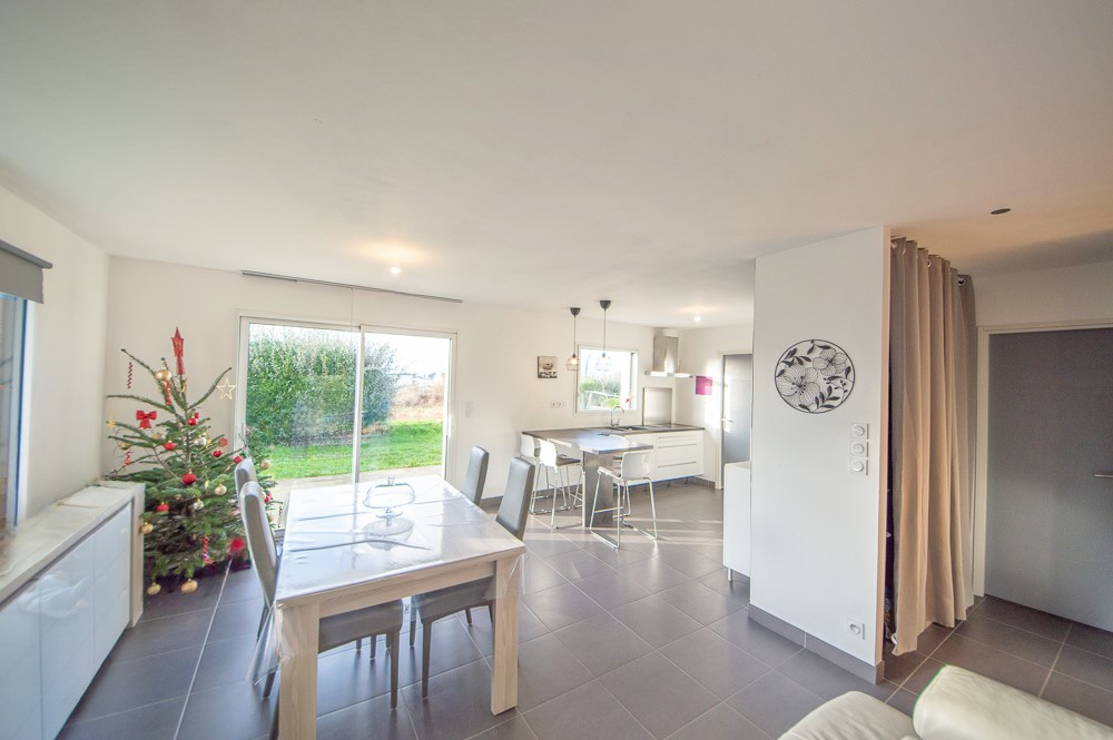 MAISON RECENTE DE 2013 - 3/4 CHAMBRES - VIE DE PLAIN PIED POSSIBLE - GARAGE - AU CALME photo 3
