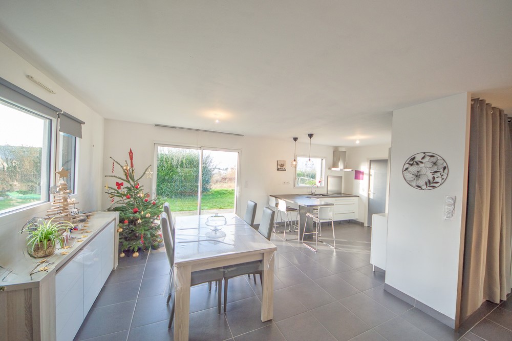 MAISON RECENTE DE 2013 - 3/4 CHAMBRES - VIE DE PLAIN PIED POSSIBLE - GARAGE - AU CALME photo 2