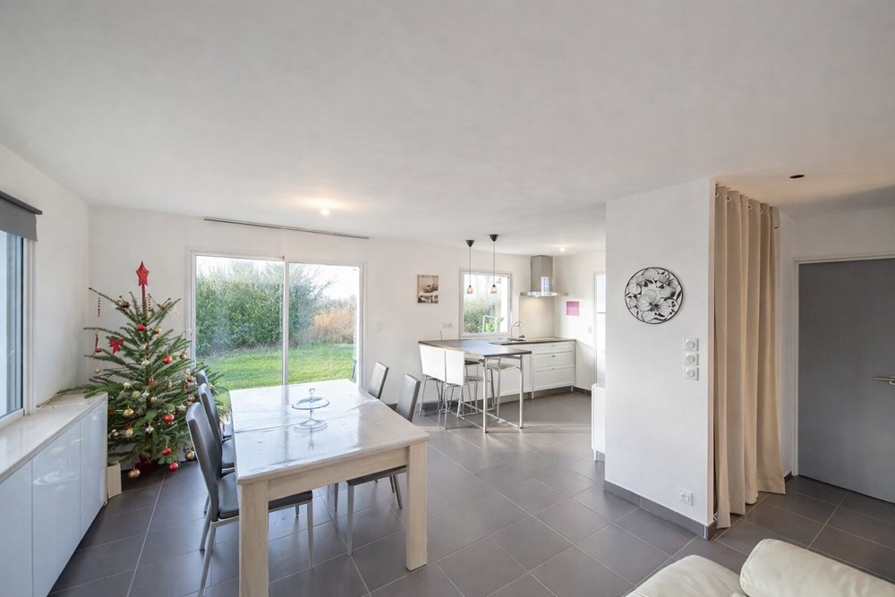 MAISON RECENTE DE 2013 - 3/4 CHAMBRES - VIE DE PLAIN PIED POSSIBLE - GARAGE - AU CALME photo 2
