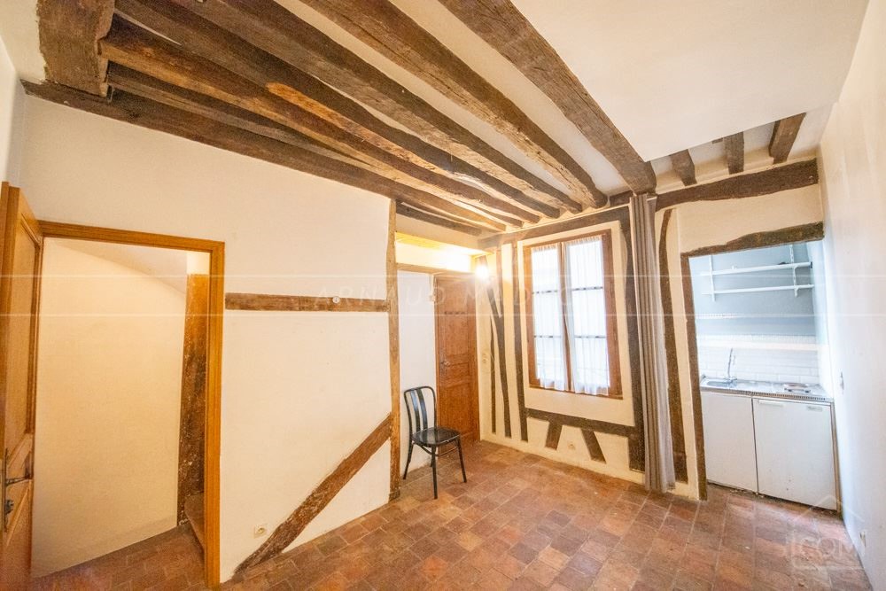 STUDIO DE CHARME DE 14M² AVEC SDE - CALME - CHARME - AUTHENTICITE - IDEAL PIED A TERRE OU LOCATIF