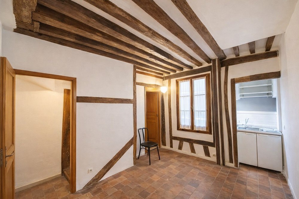 STUDIO DE CHARME DE 14M² AVEC SDE - CALME - CHARME - AUTHENTICITE - IDEAL PIED A TERRE OU LOCATIF