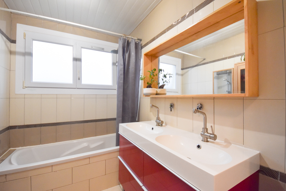 APPARTEMENT DE 71 M2 - DERNIER ETAGE - VUE DEGAGEE - DALLE BETON - LOCAL A VELO OU MOTO - PLACE DE PARKING EN OPTION - FAIBLE CHARGE photo 5