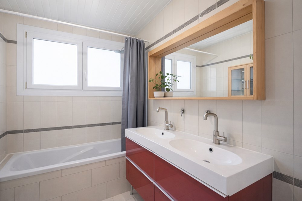 APPARTEMENT DE 71 M2 - DERNIER ETAGE - VUE DEGAGEE - DALLE BETON - LOCAL A VELO OU MOTO - PLACE DE PARKING EN OPTION - FAIBLE CHARGE photo 5