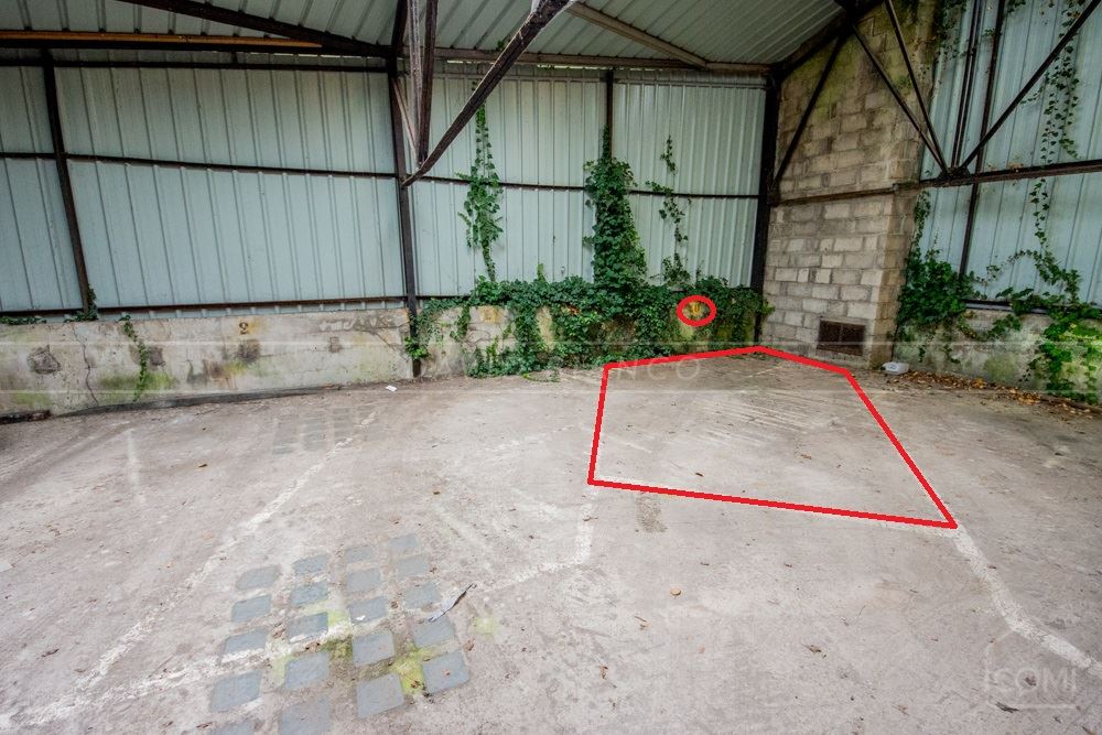 PLACE DE PARKING 9M² PRIVATIVE COUVERTE ET SECURISEE RUE DE GLASGOW - BEAU POTENTIEL