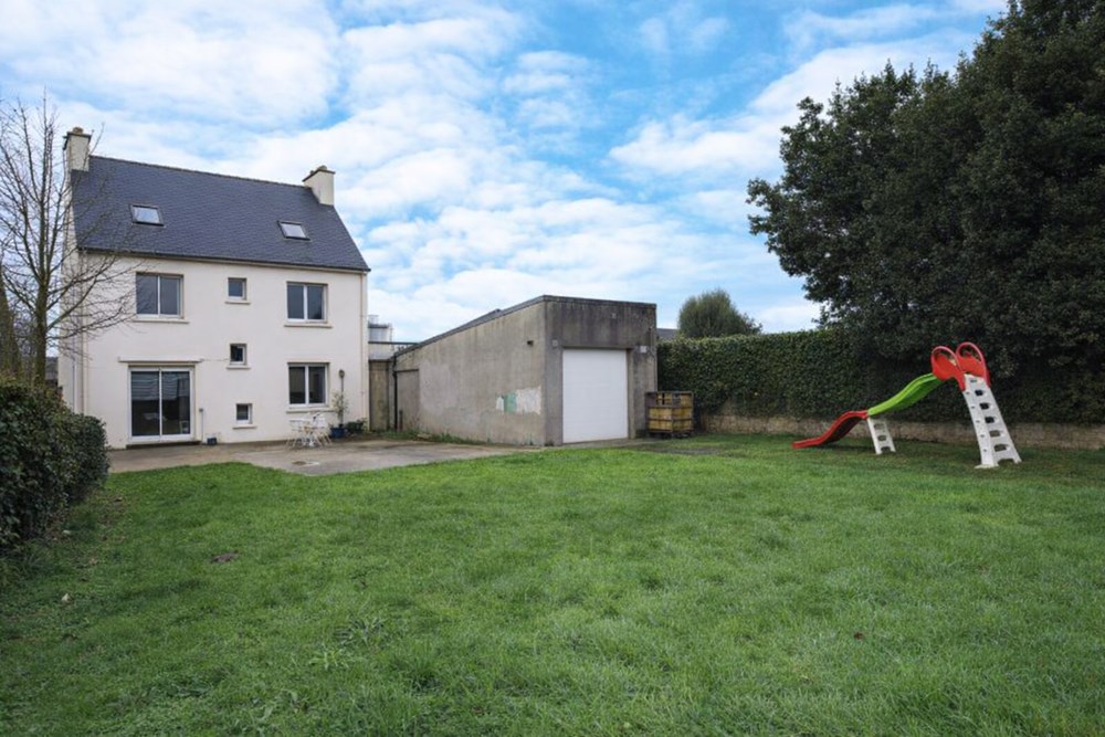 MAISON - T7 - 4 CHAMBRES - DPE D - HANGAR DE 150M² - TERRAIN ARBORE ET CLOS - PIECE DE VIE DE 45M². photo 4