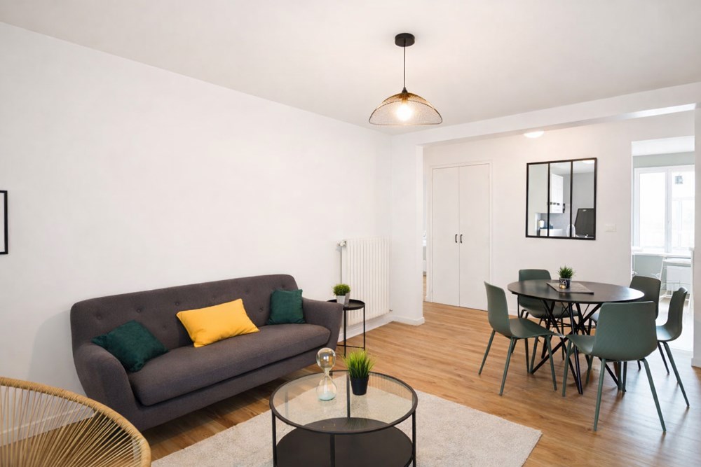 SECTEUR MONTAIGNE - APPARTEMENT DE 53 M2 - 2 CHAMBRES - SANS TRAVAUX -ELECTRICITE REFAITE - STATIONNEMENT AISE AU PIED DE L'IMMEUBLE - CAVE photo 3