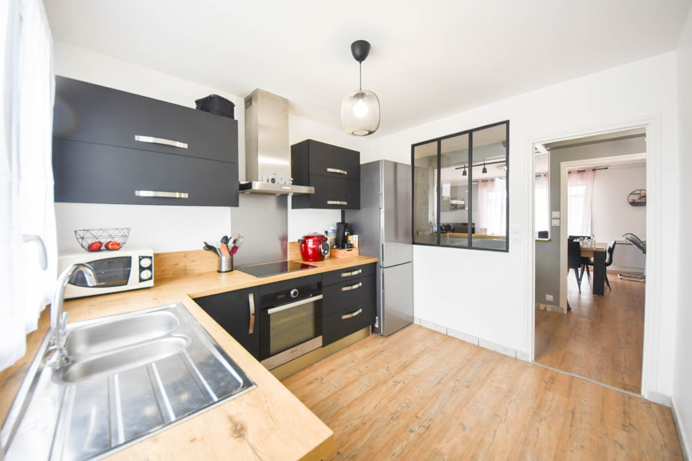 APPARTEMENT DE 85 M2 - 3 CHAMBRES - DALLE BETON - BALCON - CAVE - GARAGE - RENOVE EN 2021 - CHAUFFAGE ELECTRIQUE photo 5