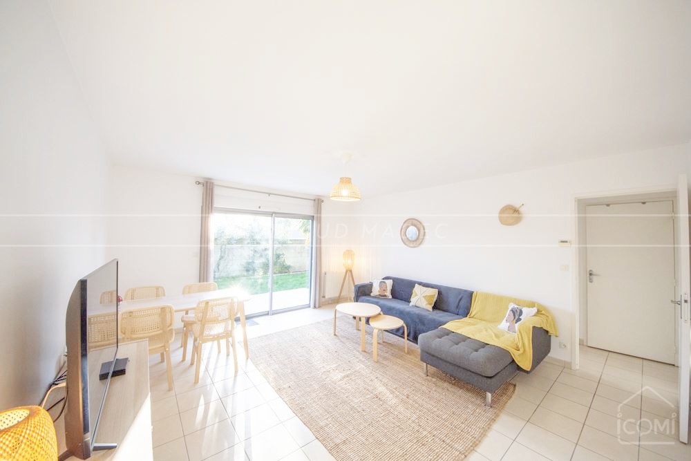 MAISON T3 DE PLAIN PIED EN HYPER CENTRE VILLE - BELLE PIECE DE VIE - PARKING - CAVE - CALME - RARE photo 4