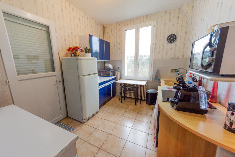 MAISON DE VILLE DE 1930 T3 60M² - 2 CHAMBRES - STATIONNEMENT AISE SUR TERRAIN CLOS DE 230M² photo 3