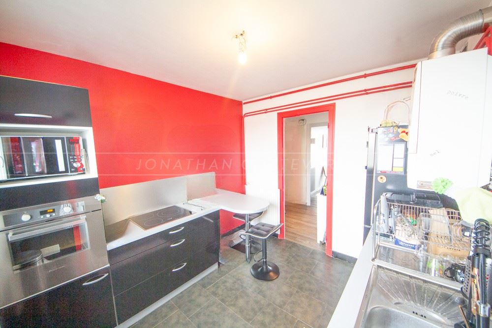 BEL APPARTEMENT LUMINEUX - PETIT IMMEUBLE- CALME - 2 CHAMBRES - SANS VIS A VIS - DALLE BETON photo 2