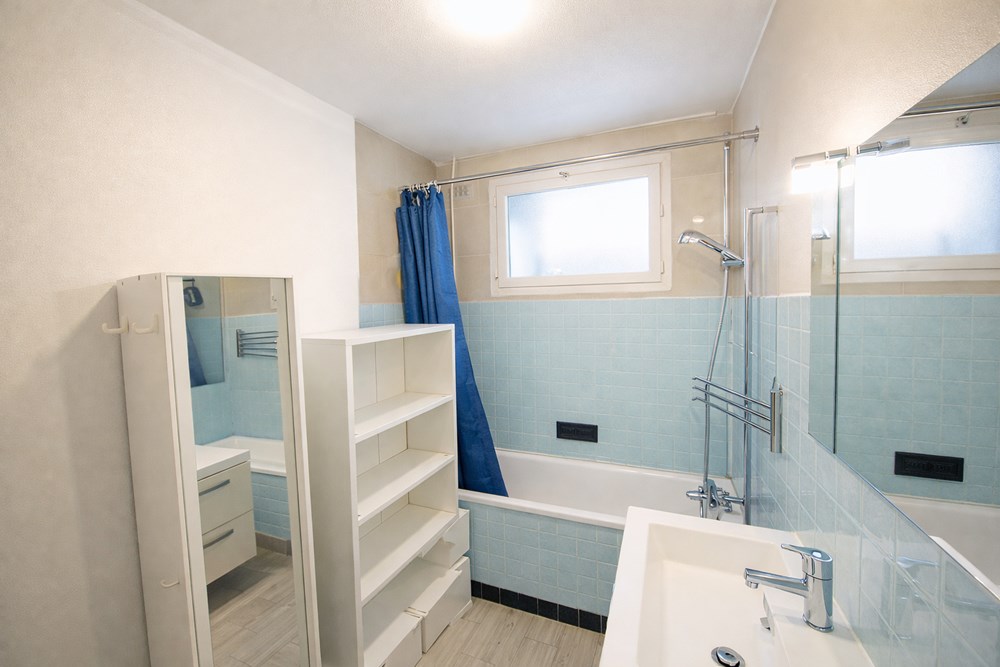 BEL APPARTEMENT LUMINEUX - PETIT IMMEUBLE- CALME - 2 CHAMBRES - SANS VIS A VIS - DALLE BETON photo 4