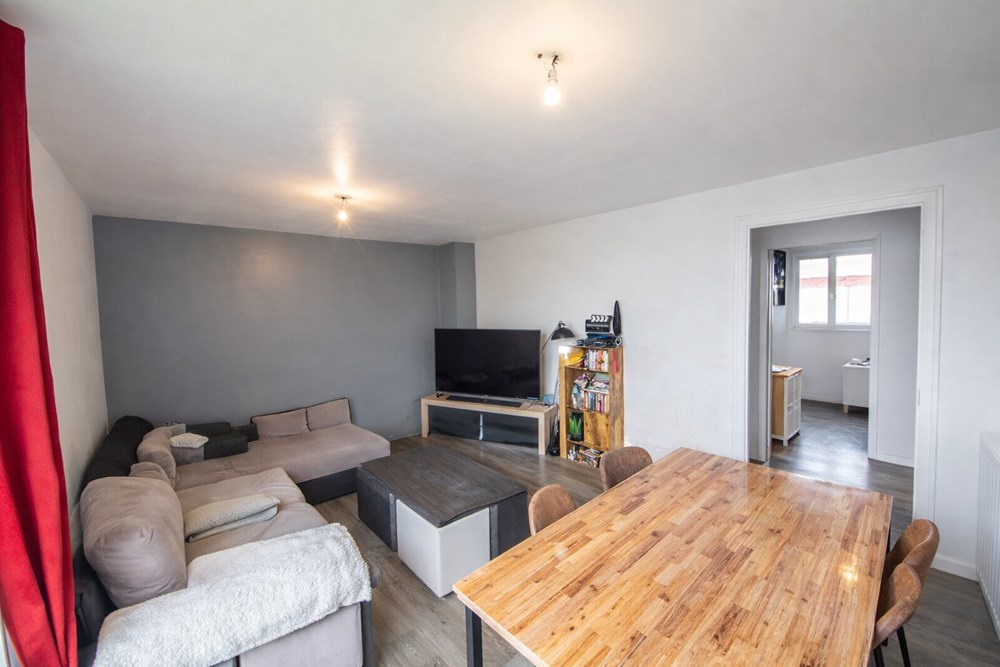 BEL APPARTEMENT LUMINEUX - PETIT IMMEUBLE- CALME - 2 CHAMBRES - SANS VIS A VIS - DALLE BETON
