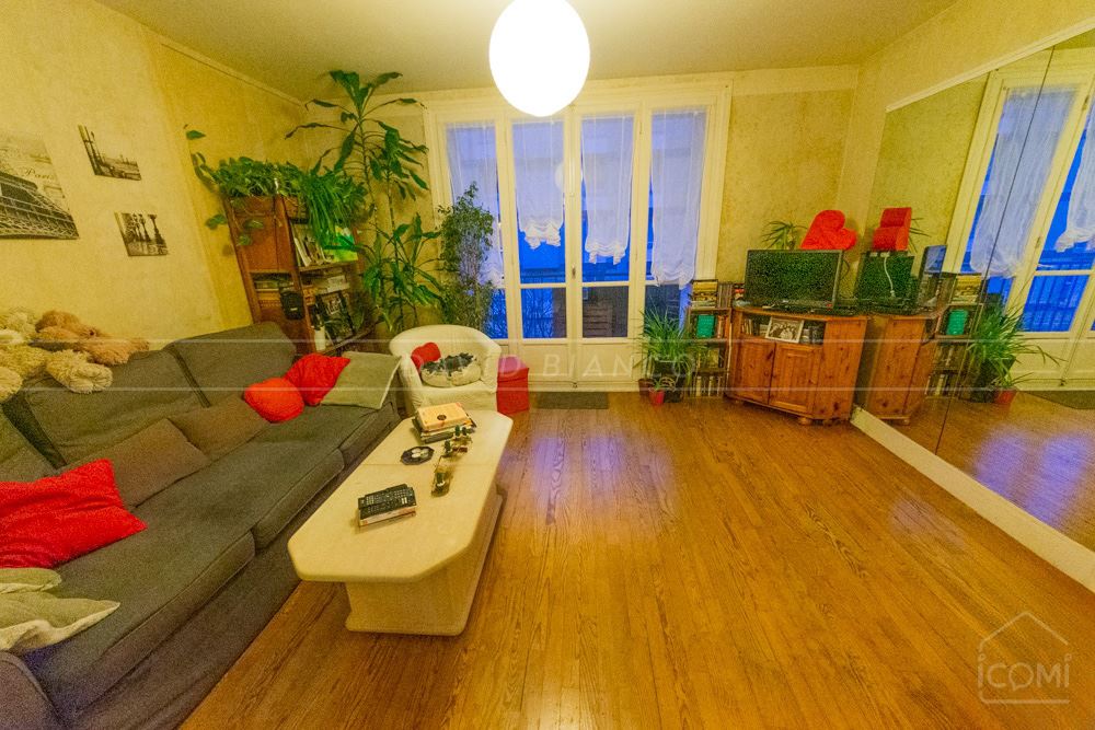 APPARTEMENT T4 70M² - 3 CHAMBRES - BALCON - CAVE - LOCATAIRE EN PLACE - BEAU POTENTIEL photo 2