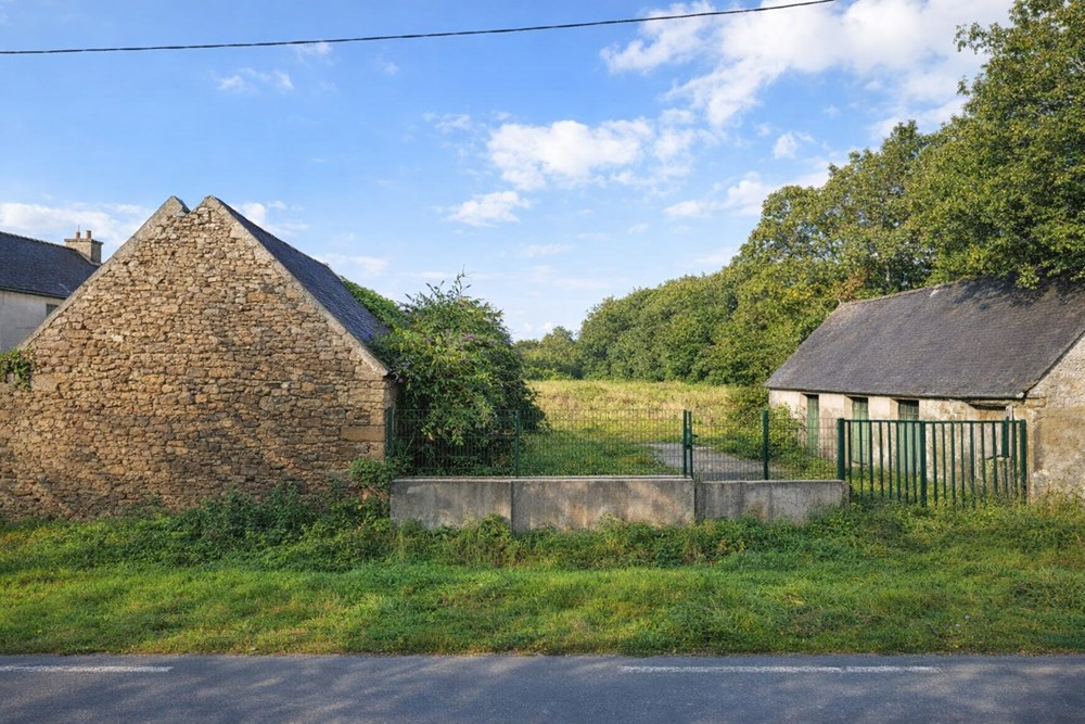 ENSEMBLE IMMOBILIER DE 180M² DE DEUX BATIMENTS COMPRENANT 5 CRECHES - TERRAIN 1000M² - IDEAL ARTISAN