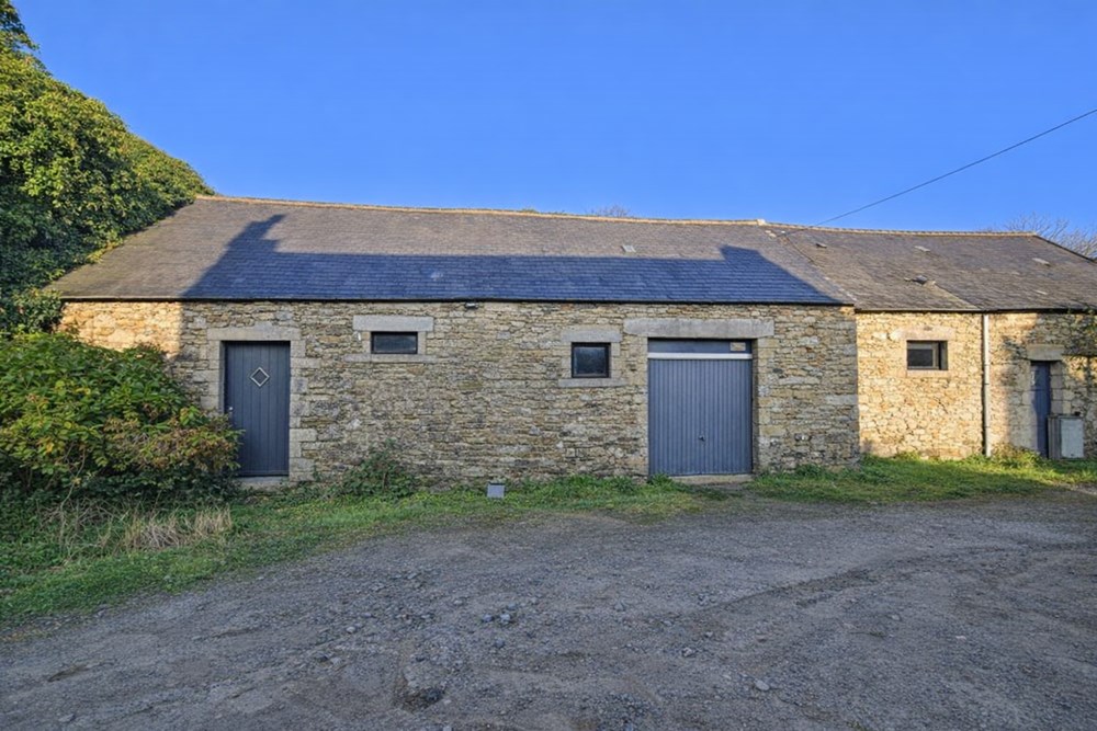 ENSEMBLE IMMOBILIER DE 180M² DE DEUX BATIMENTS COMPRENANT 5 CRECHES - TERRAIN 1000M² - IDEAL ARTISAN photo 4