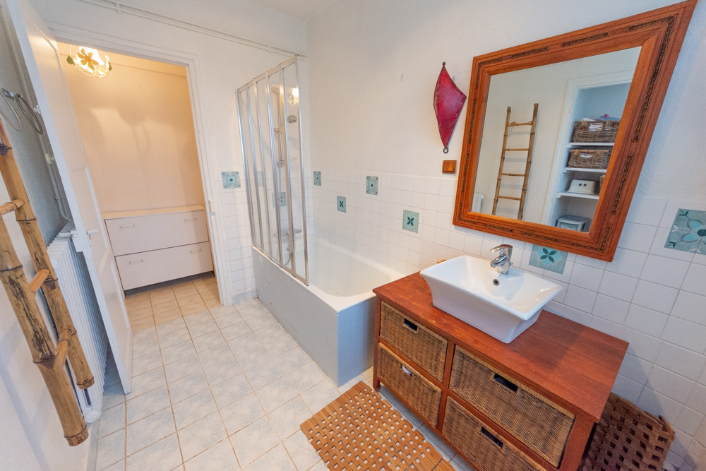 APPARTEMENT T4 75M² AVEC JARDIN - GARAGE - 2 CAVES - 2 CHAMBRES - BEAU POTENTIEL photo 4