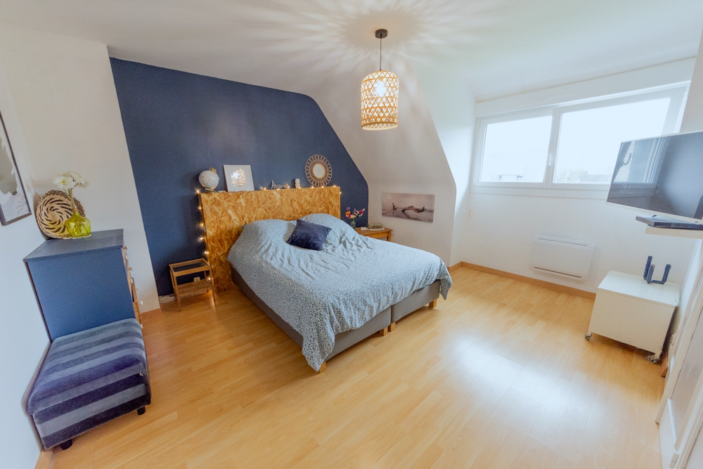 MAISON T5 126M² - 3 CHAMBRES - GARAGE - VERANDA - TERRASSE - SUR TERRAIN CLOS DE 365M² photo 4