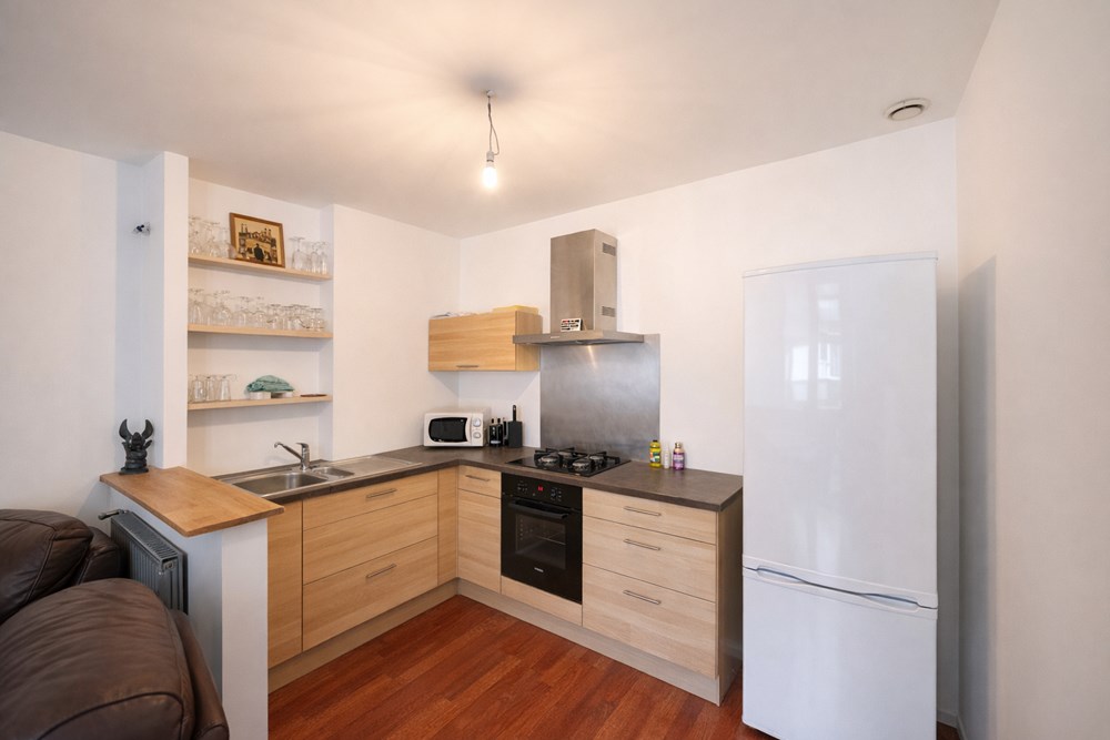 APPARTEMENT T2 AVEC CAVE - SANS TRAVAUX - VUE MAGNIFIQUE - DERNIER ETAGE - FAIBLES CHARGES - PETITE COPROPRIETE photo 2