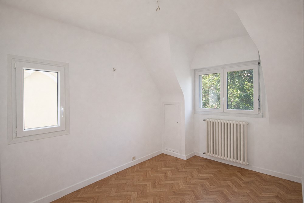 MAISON NEO BRETONNE - BEAUX VOLUMES - 4 CHAMBRES - IDEALEMENT SITUEE - SOUS-SOL COMPLET photo 4