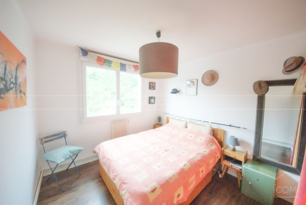 APPARTEMENT 81 M² - 3 CHAMBRES POSSIBLE - DERNIER ETAGE - CAVE - GRANDE PIECE DE VIE - GARAGE POSSIBLE - VUE MER - RARE photo 2