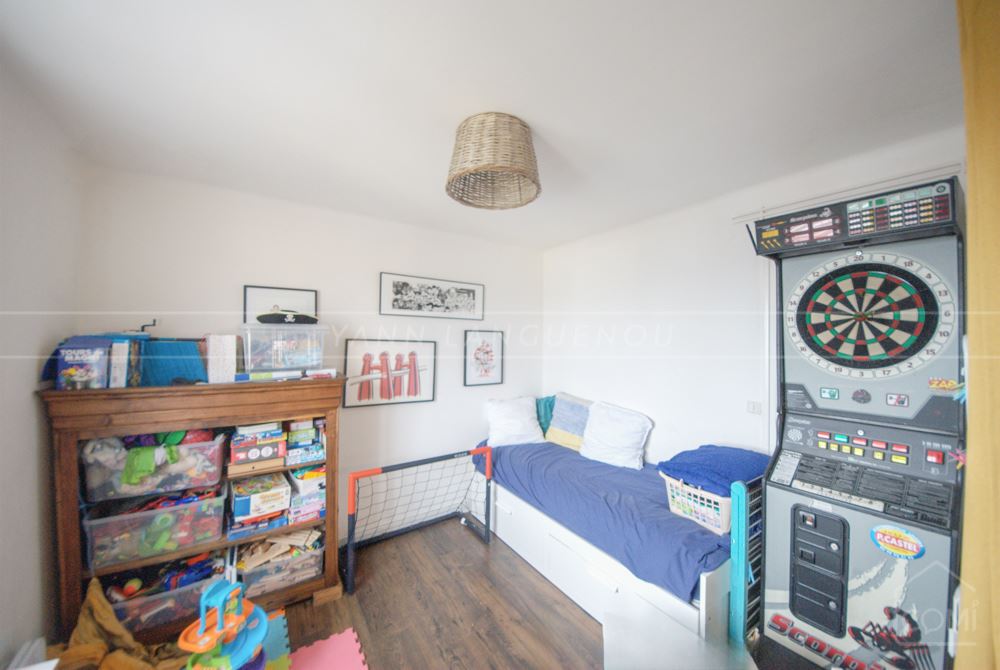 APPARTEMENT 81 M² - 3 CHAMBRES POSSIBLE - DERNIER ETAGE - CAVE - GRANDE PIECE DE VIE - GARAGE POSSIBLE - VUE MER - RARE photo 4