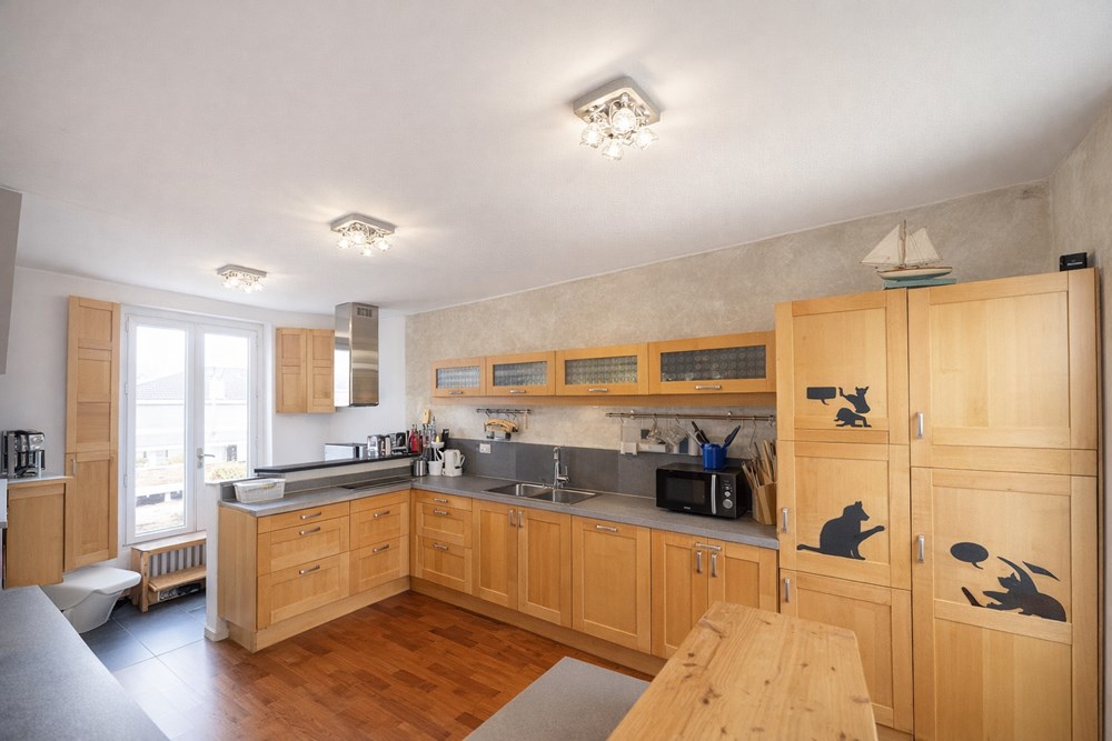 MAISON T6 DE 115M² SUR 500 M² DE TERRAIN - 4 CHAMBRES - TERRASSES - VUE DEGAGEE - EXCELLENT DPE PROCHE DU C - CALME - RARE photo 3