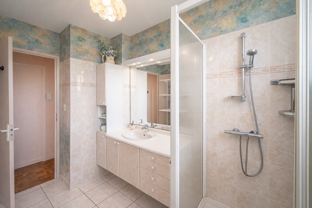 MAISON T5 - 100M² - 3 CHAMBRES - TERRAIN 650M² - SOUS SOL COMPLET - CALME - DPE D photo 5