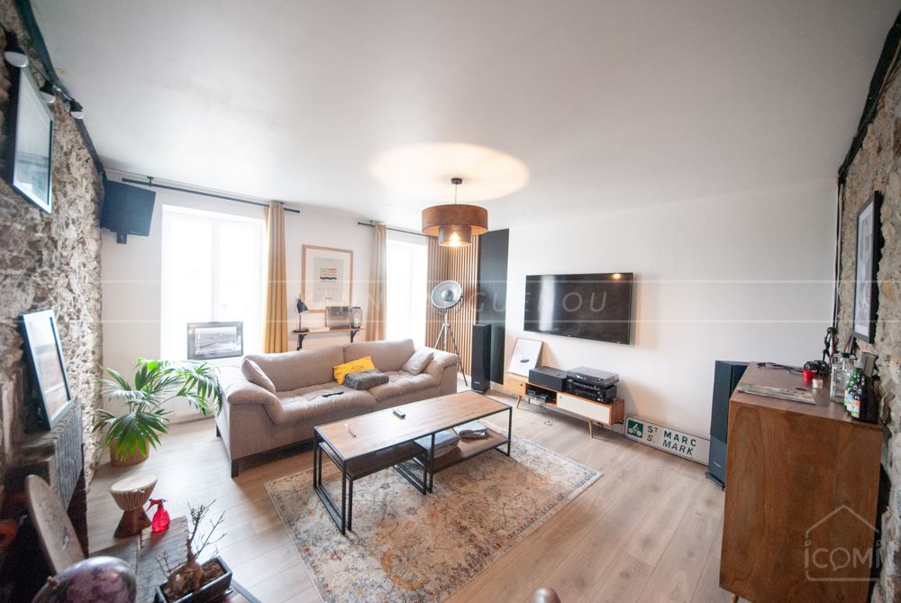 APPARTEMENT 90M² - DEUX GRANDES CHAMBRES DE 18M² - CALME - DERNIER ETAGE - GRANDE PIECE DE VIE - RARE photo 2