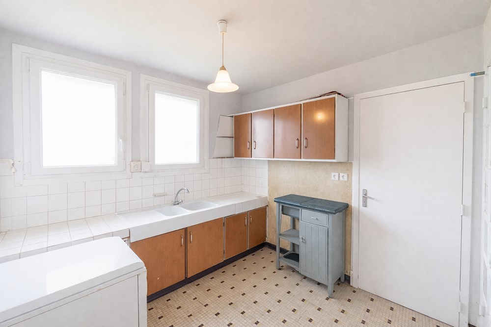 MAISON - 4 CHAMBRES - SOUS-SOL COMPLET - EXPOSITION SUD - PROCHE TOUTES COMMODITES A PIED - POSSIBILITE DE LOCAL COMMERCIAL photo 3