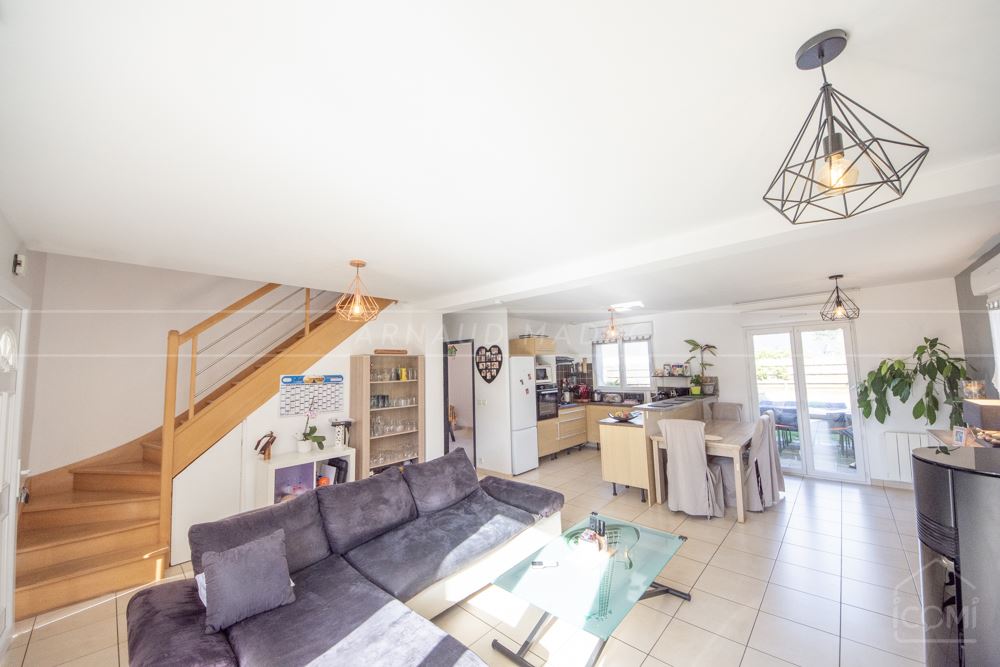 MAISON CONTEMPORAINE 2012 - T5 DE +100M² - PIECE DE VIE 40 M² - 4 CHAMBRES - EXPO SUD - TERRAIN CLOS - RARE photo 4