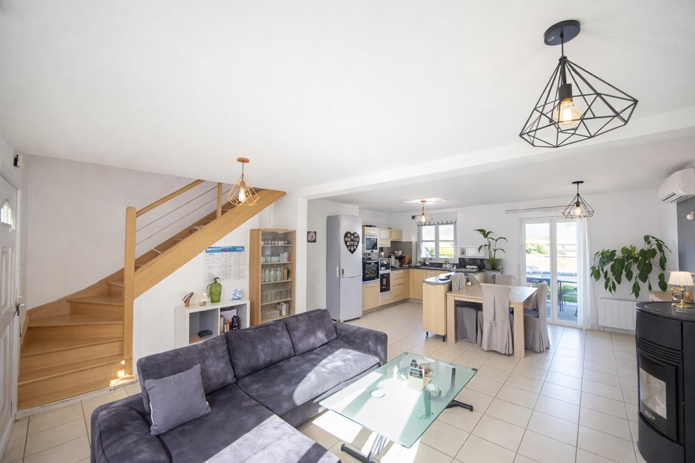 MAISON CONTEMPORAINE 2012 - T5 DE +100M² - PIECE DE VIE 40 M² - 4 CHAMBRES - EXPO SUD - TERRAIN CLOS - RARE photo 2
