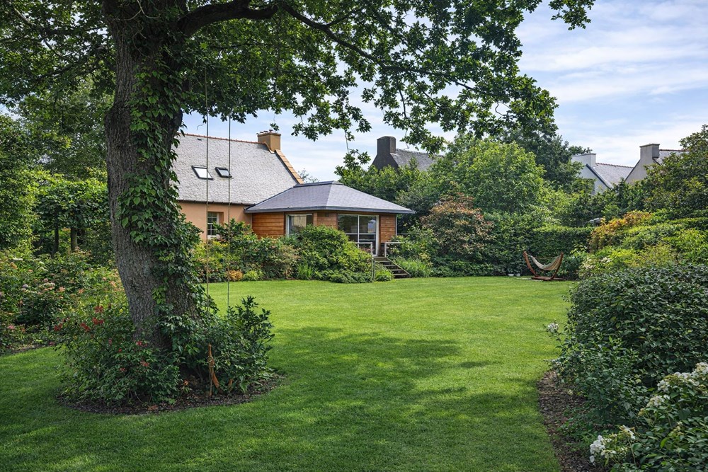 PROPRIETE DE 200 M² - TERRAIN DE + DE 2400M² - ESPACE DE VIE DE + 70M² EN REZ DE JARDIN - CALME - RARE - PROCHE MER photo 3