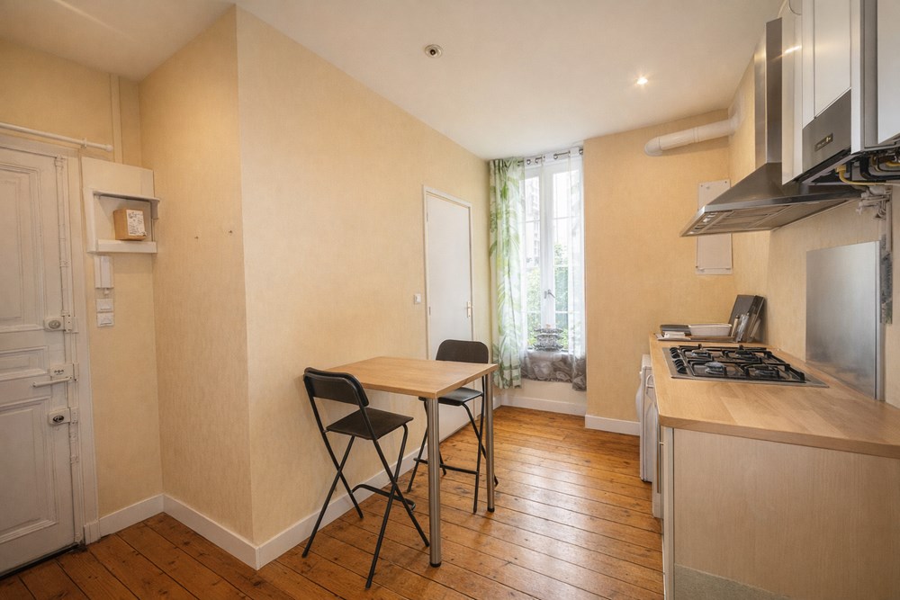 APPARTEMENT - STUDIO - IDÉAL INVESTISSEUR - IDÉALEMENT SITUÉ - DPE D - OPPORTUNITÉ