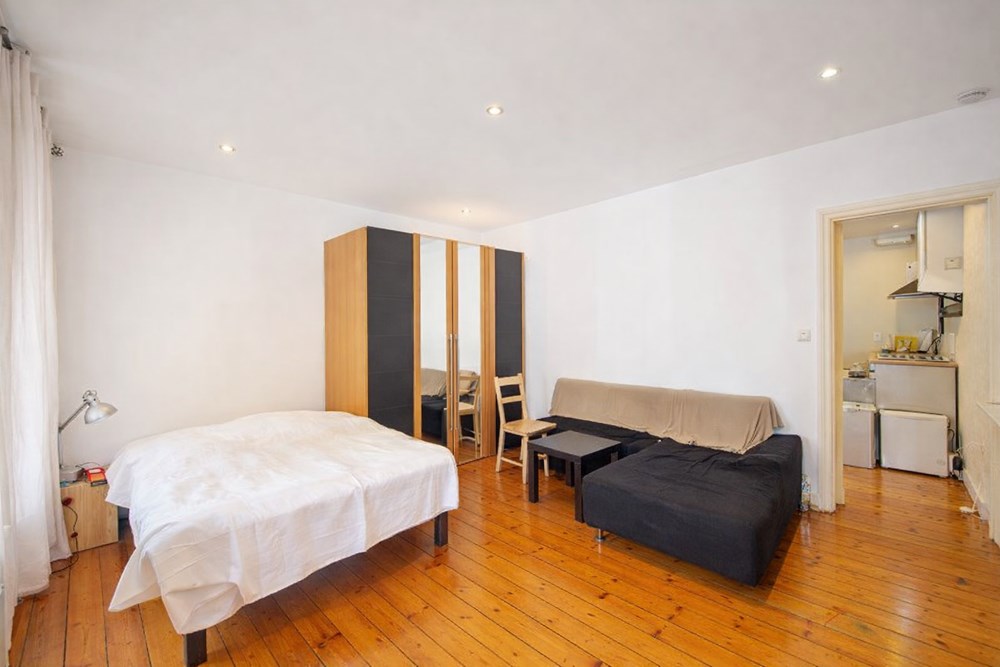 APPARTEMENT - STUDIO - IDÉAL INVESTISSEUR - IDÉALEMENT SITUÉ - DPE D - OPPORTUNITÉ photo 2
