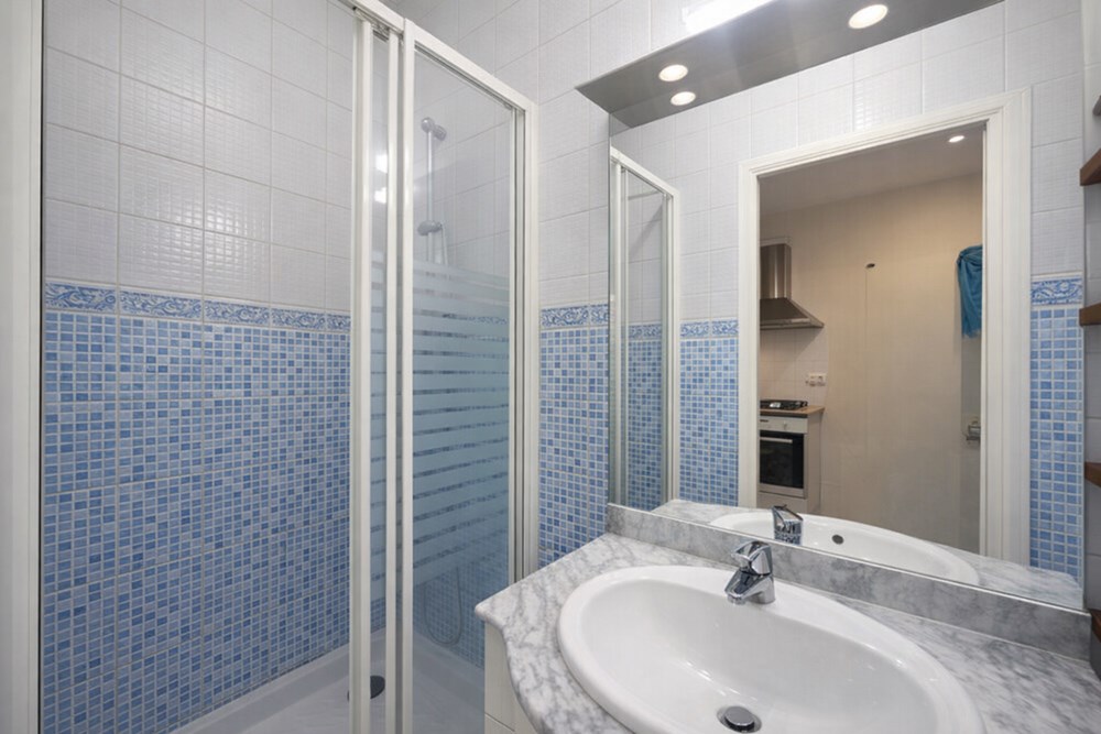 APPARTEMENT - STUDIO - IDÉAL INVESTISSEUR - IDÉALEMENT SITUÉ - DPE D - OPPORTUNITÉ photo 3