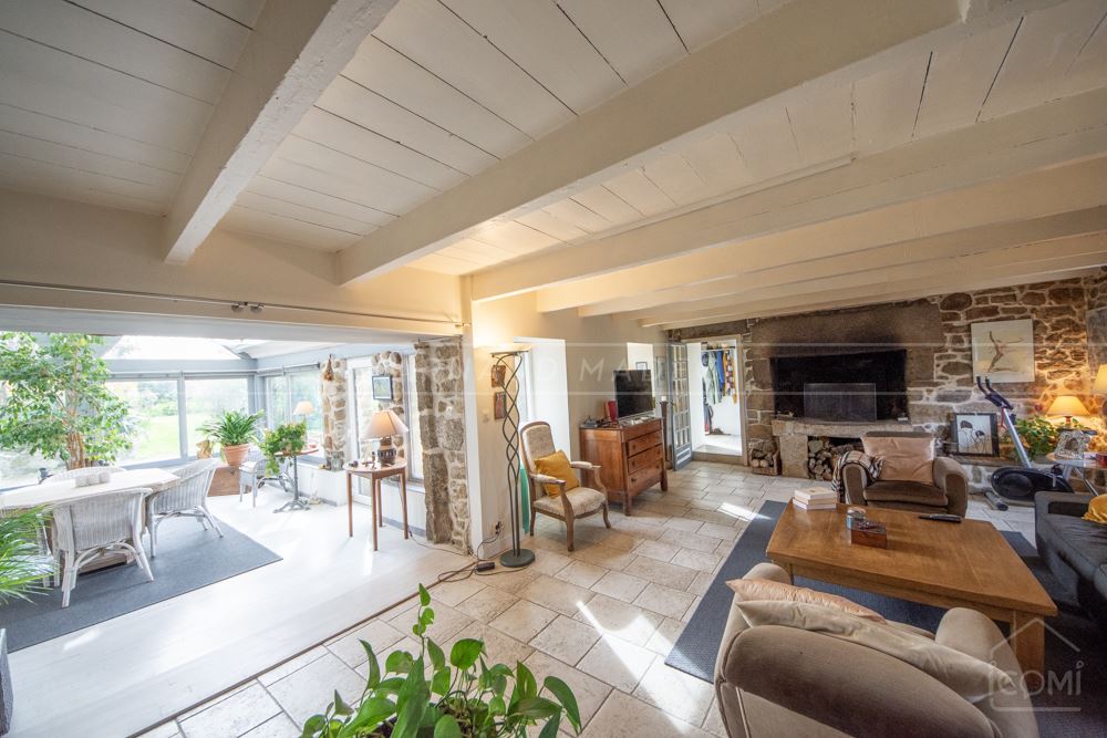 PROPRIETE DE CHARME EXCEPTIONNEL - PIECE DE VIE 60 M² - 3/5 CHAMBRES -EXCELLENT DPE - CALME - PLAGES A 2 MN EN VOITURE - RARE photo 2