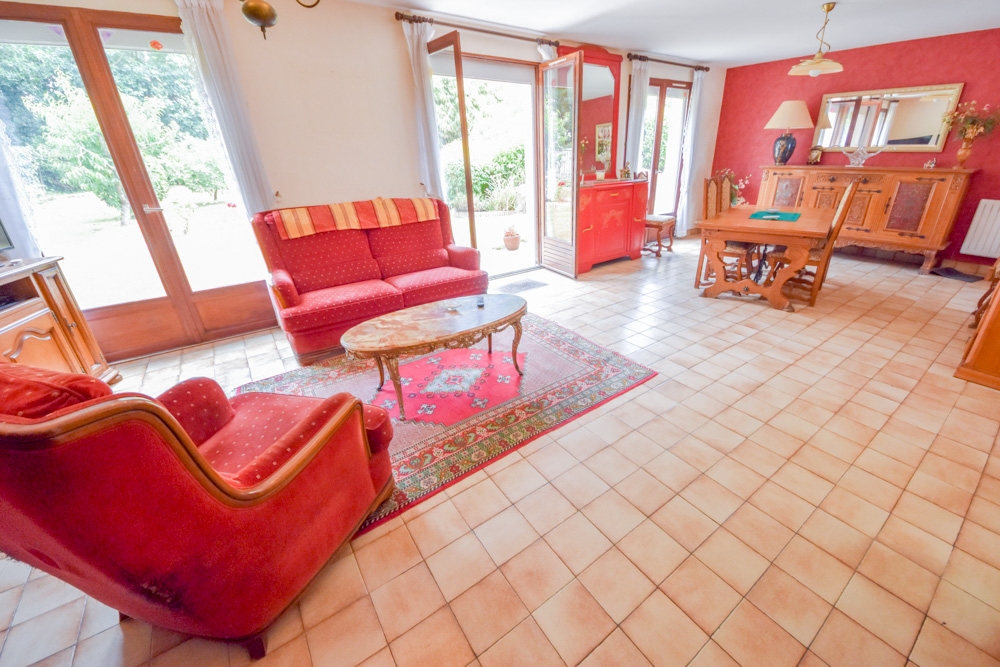 MAISON INDIVIDUELLE T7 154M² - 4 CHAMBRES - NOMBREUSES POSSIBILITES SR TERRAIN DE 900M² photo 4