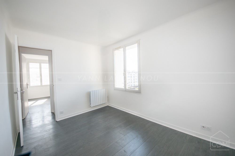 APPARTEMENT 53M² - DERNIER ETAGE - DEUX CHAMBRES - CAVE - LOUE LOYER 750 CC - FORT POTENTIEL photo 4