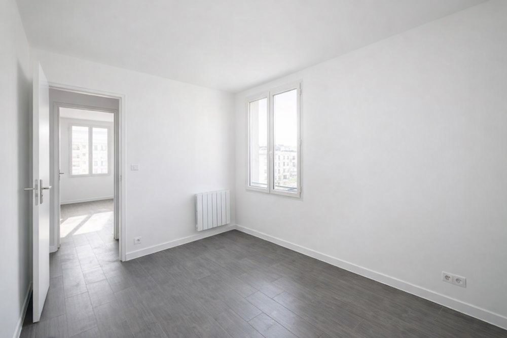 APPARTEMENT 53M² - DERNIER ETAGE - DEUX CHAMBRES - CAVE - LOUE LOYER 750 CC - FORT POTENTIEL photo 4