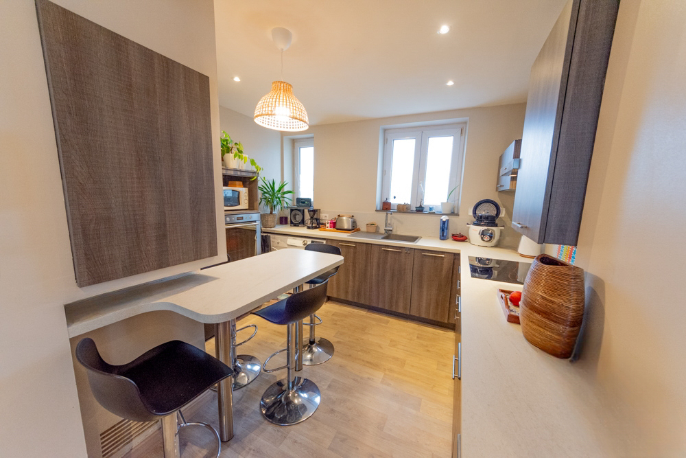 APPARTEMENT T5 78M² - 3 CHAMBRES - DALLE BETON - CAVE - PARKING AISE - BEAU POTENTIEL photo 3