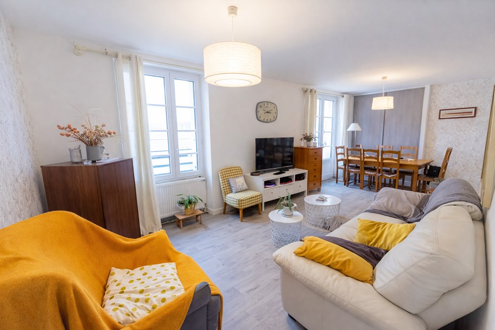 APPARTEMENT T5 78M² - 3 CHAMBRES - DALLE BETON - CAVE - PARKING AISE - BEAU POTENTIEL