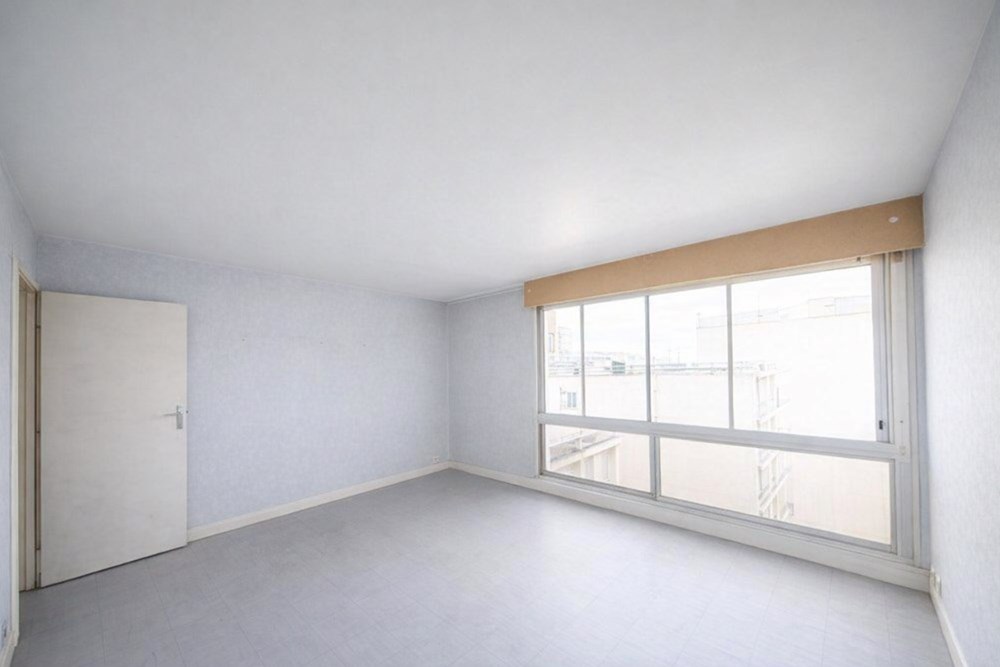 APPARTEMENT T2 - RESIDENCE DE STANDING SECURISEE - ASCENSEUR - GARDIEN - RER E ROSA PARK A 2 MN - METRO CRIMEE - RARE photo 2
