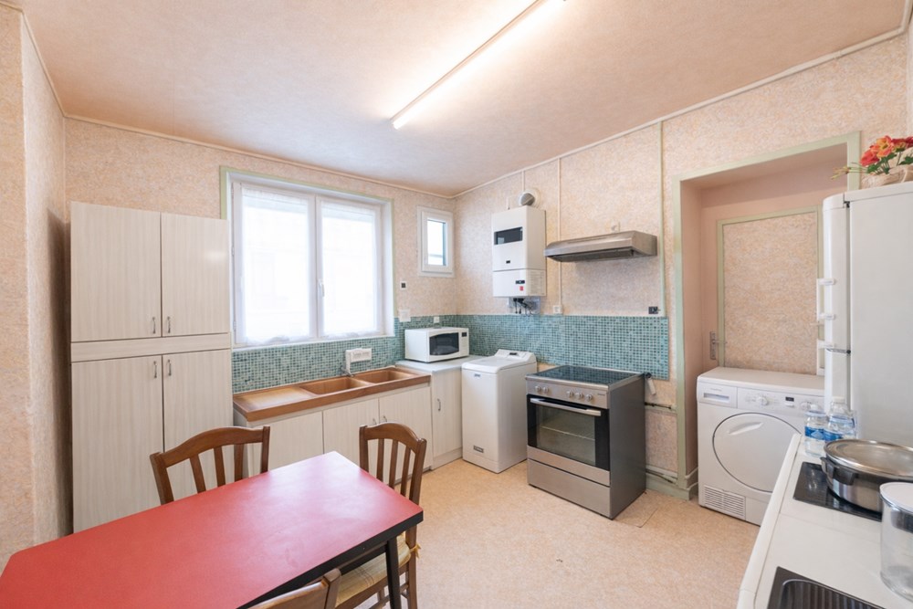 APPARTEMENT - 2 CHAMBRES - DPE D - DALLE BETON - CAVE ELECTRIFIEE - PROCHE LYCEE CROIX-ROUGE ET KERICHEN - SECTEUR CALME - photo 2