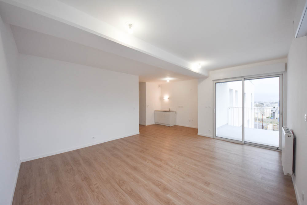 APPARTEMENT NEUF DE 65 M2 - 2 CHAMBRES - BALCON DE 6 M2 - ASCENSEUR - PLACE DE PARKING ET BOX - EXCELLENT DPE B - ACCÈS PMR - CHAUFFAGE URBAIN - COMMODITÉS À PROXIMITÉS photo 2