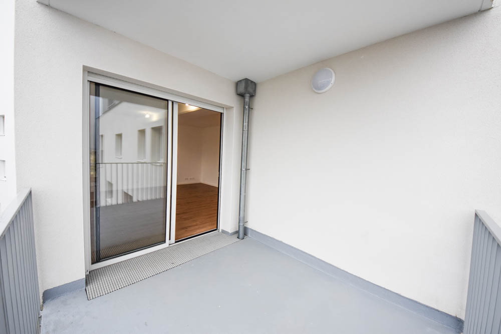 APPARTEMENT NEUF DE 65 M2 - 2 CHAMBRES - BALCON DE 6 M2 - ASCENSEUR - PLACE DE PARKING ET BOX - EXCELLENT DPE B - ACCÈS PMR - CHAUFFAGE URBAIN - COMMODITÉS À PROXIMITÉS photo 3