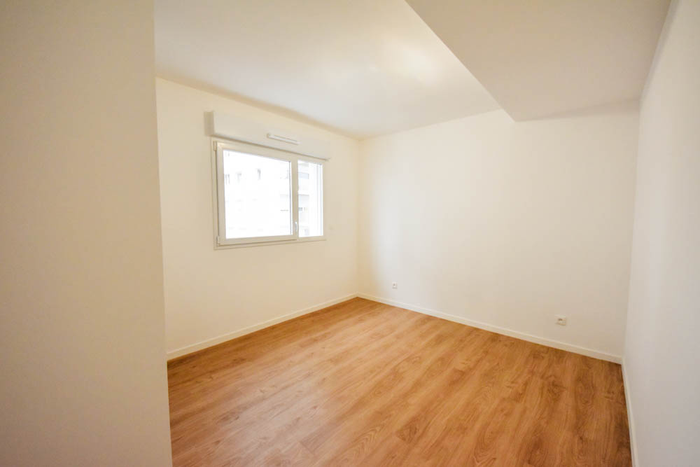 APPARTEMENT NEUF DE 65 M2 - 2 CHAMBRES - BALCON DE 6 M2 - ASCENSEUR - PLACE DE PARKING ET BOX - EXCELLENT DPE B - ACCÈS PMR - CHAUFFAGE URBAIN - COMMODITÉS À PROXIMITÉS photo 5